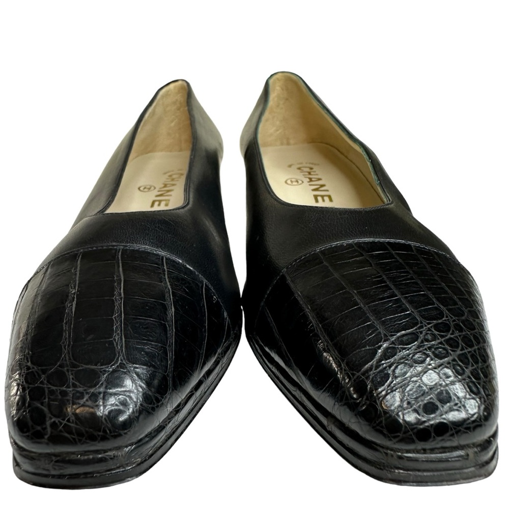 CHANEL Pump Size US 5.5 EU 36 Black Leather Block Mid Heel Closed Toe Made Italy - Picture 2 of 16